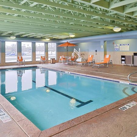 Holiday Inn Express Rochester - University Area By Ihg Exterior photo