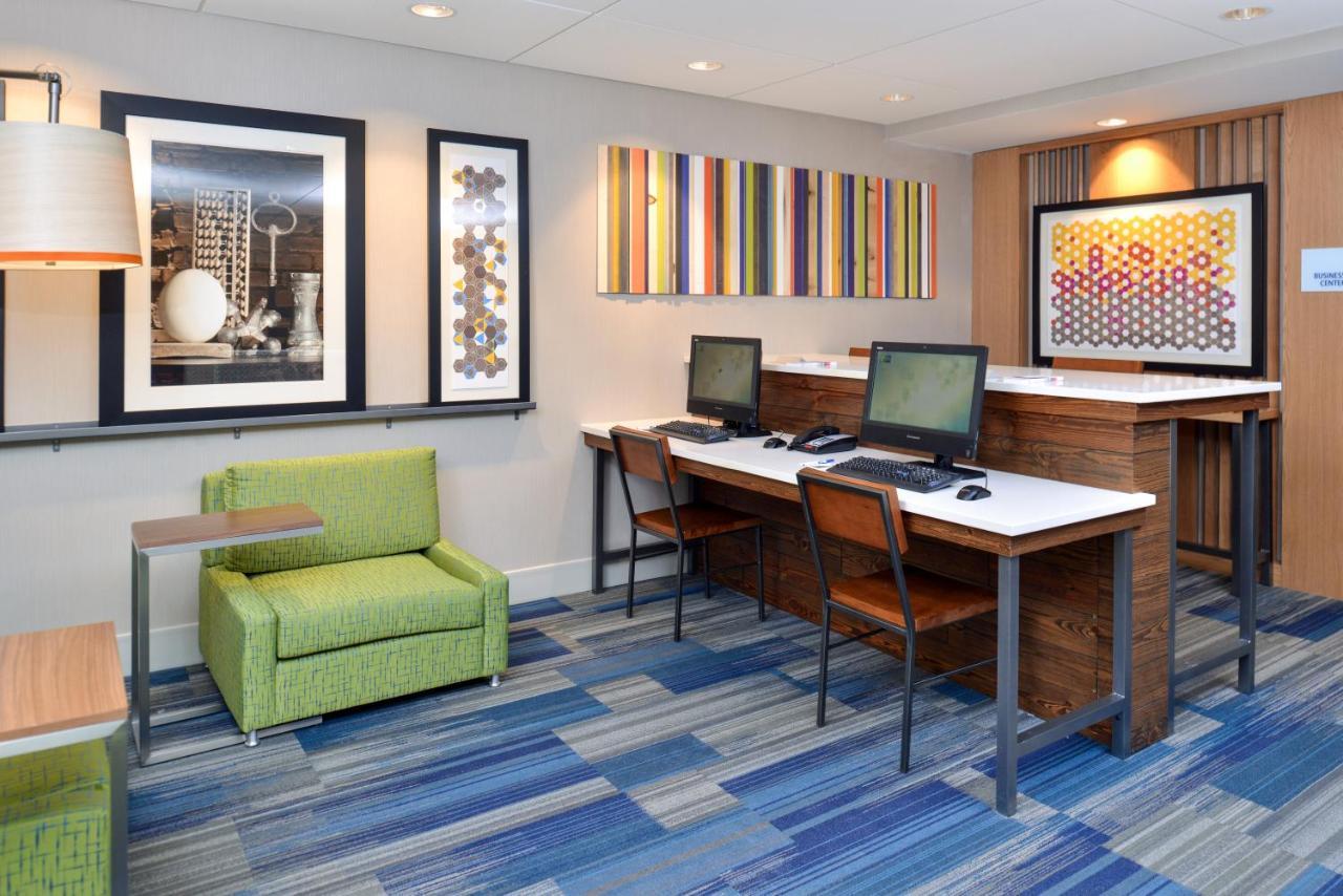 Holiday Inn Express Rochester - University Area By Ihg Exterior photo
