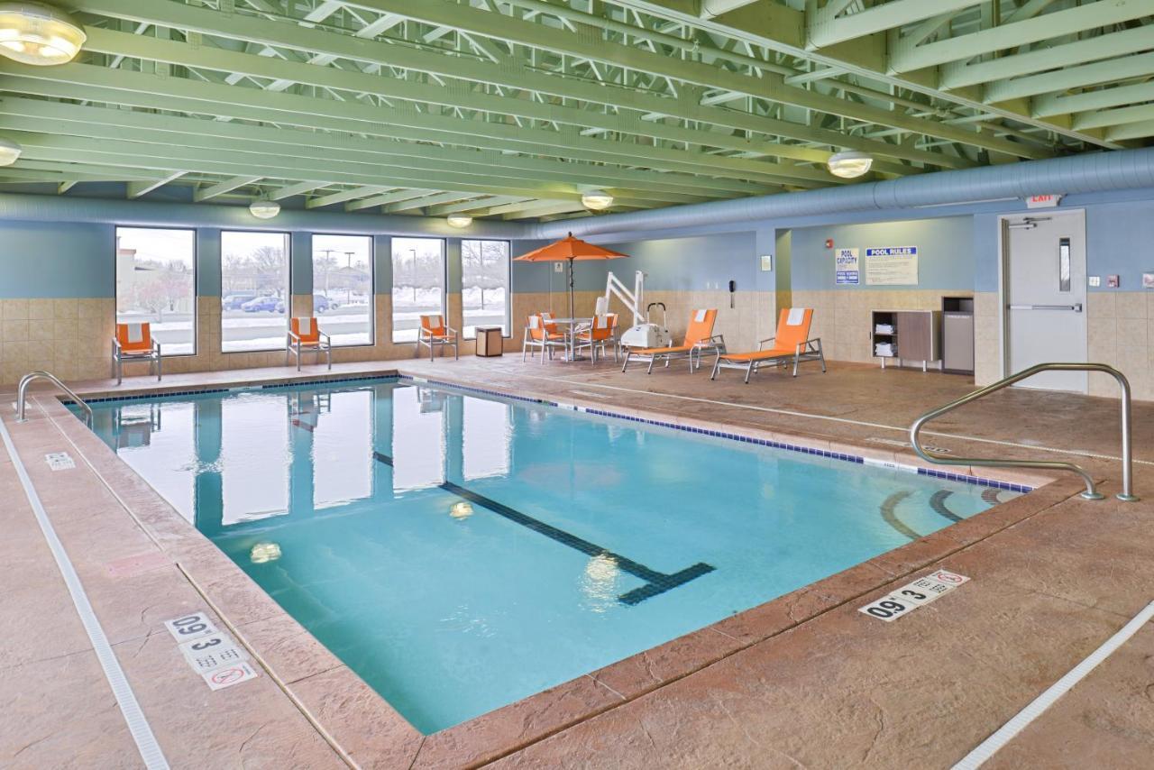 Holiday Inn Express Rochester - University Area By Ihg Exterior photo