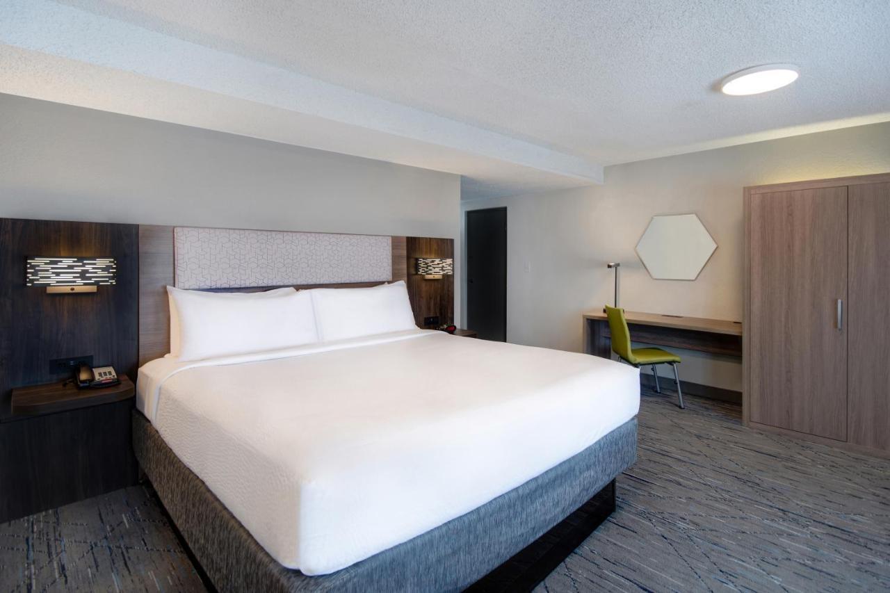 Holiday Inn Express Rochester - University Area By Ihg Exterior photo