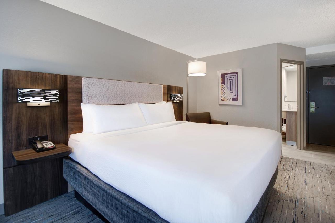 Holiday Inn Express Rochester - University Area By Ihg Exterior photo
