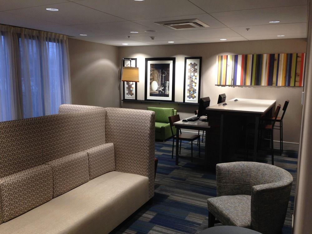 Holiday Inn Express Rochester - University Area By Ihg Exterior photo