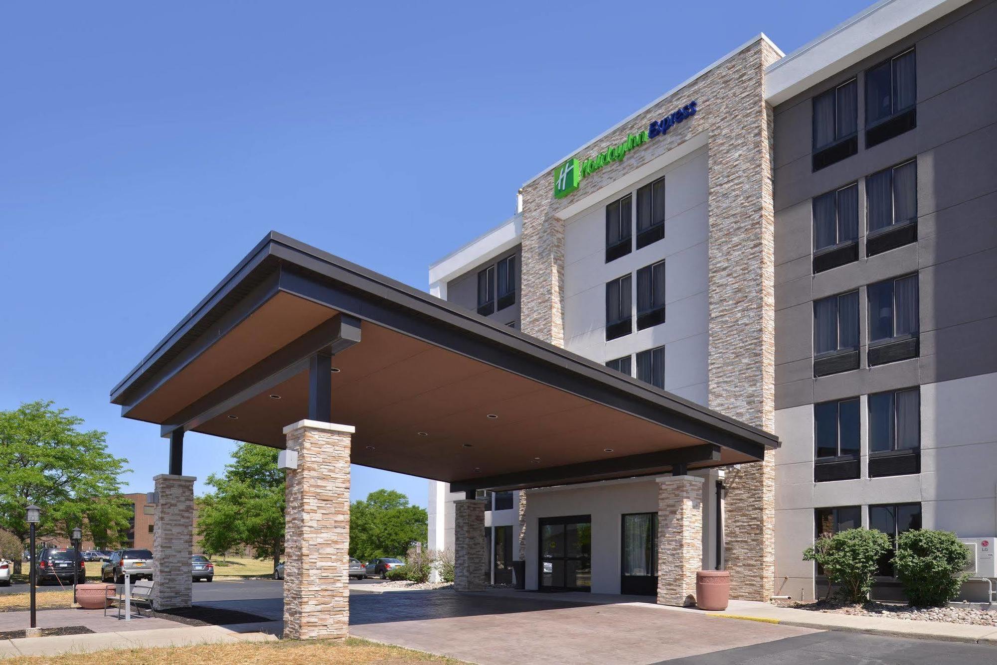 Holiday Inn Express Rochester - University Area By Ihg Exterior photo