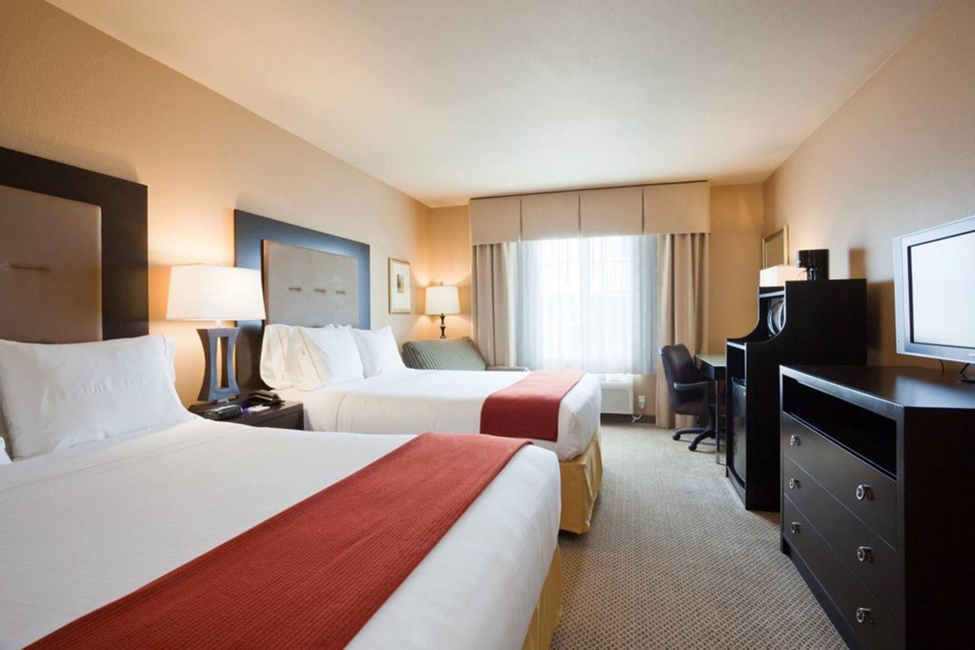 Holiday Inn Express Rochester - University Area By Ihg Exterior photo