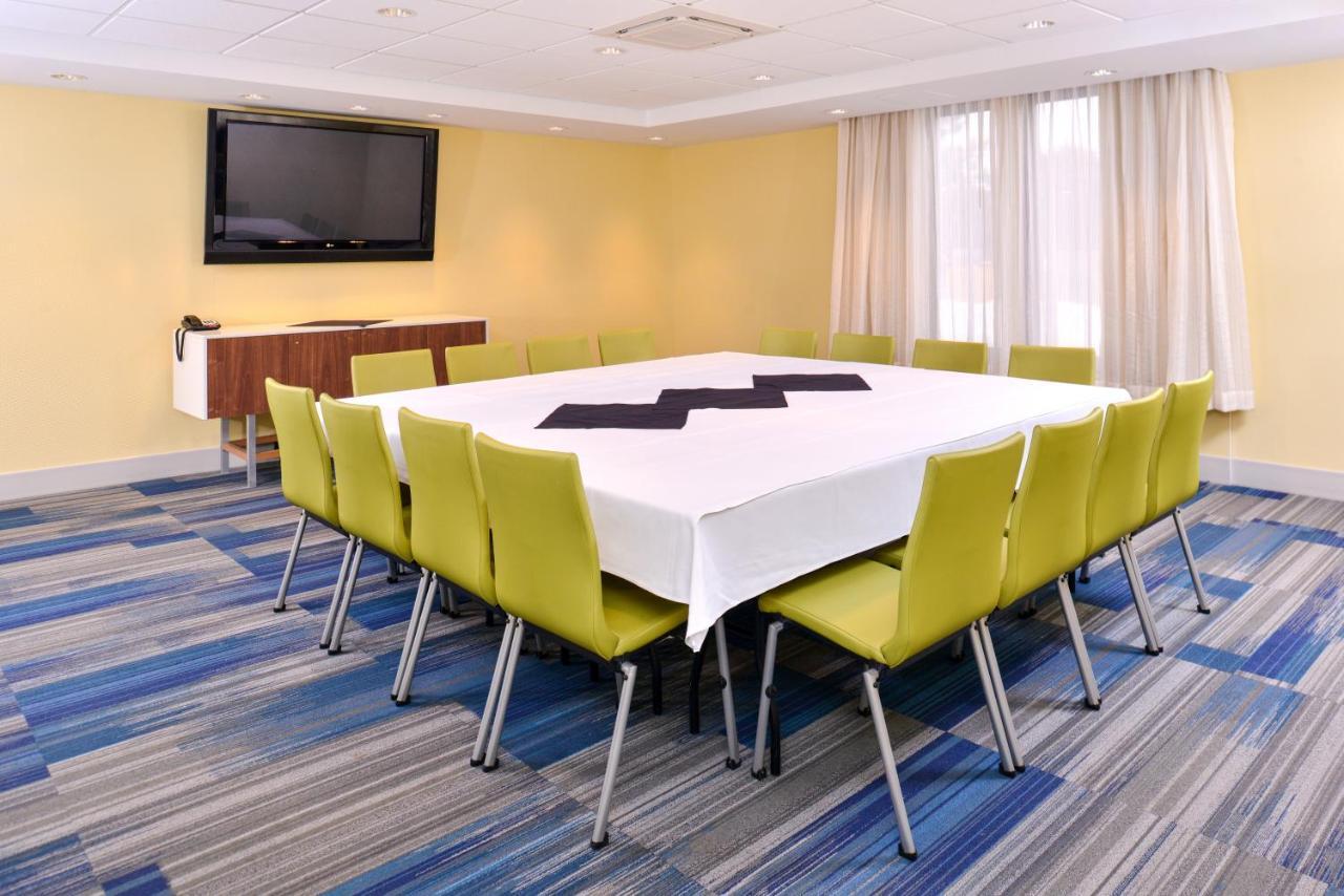 Holiday Inn Express Rochester - University Area By Ihg Exterior photo