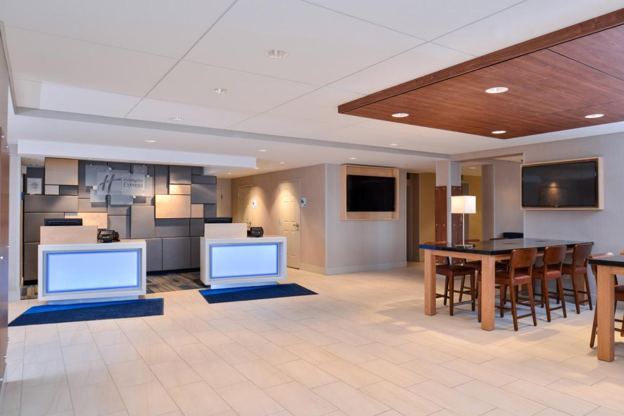 Holiday Inn Express Rochester - University Area By Ihg Exterior photo